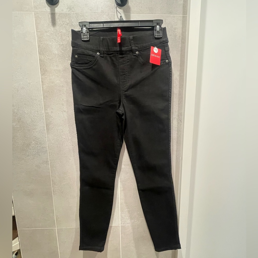 NWT Spanx Ankle Skinny Jeans, Clean Black SMALL PETITE. (Pull on, run small)